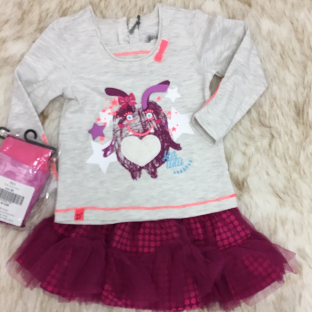 Long sleeve top, tutu, and tights set.